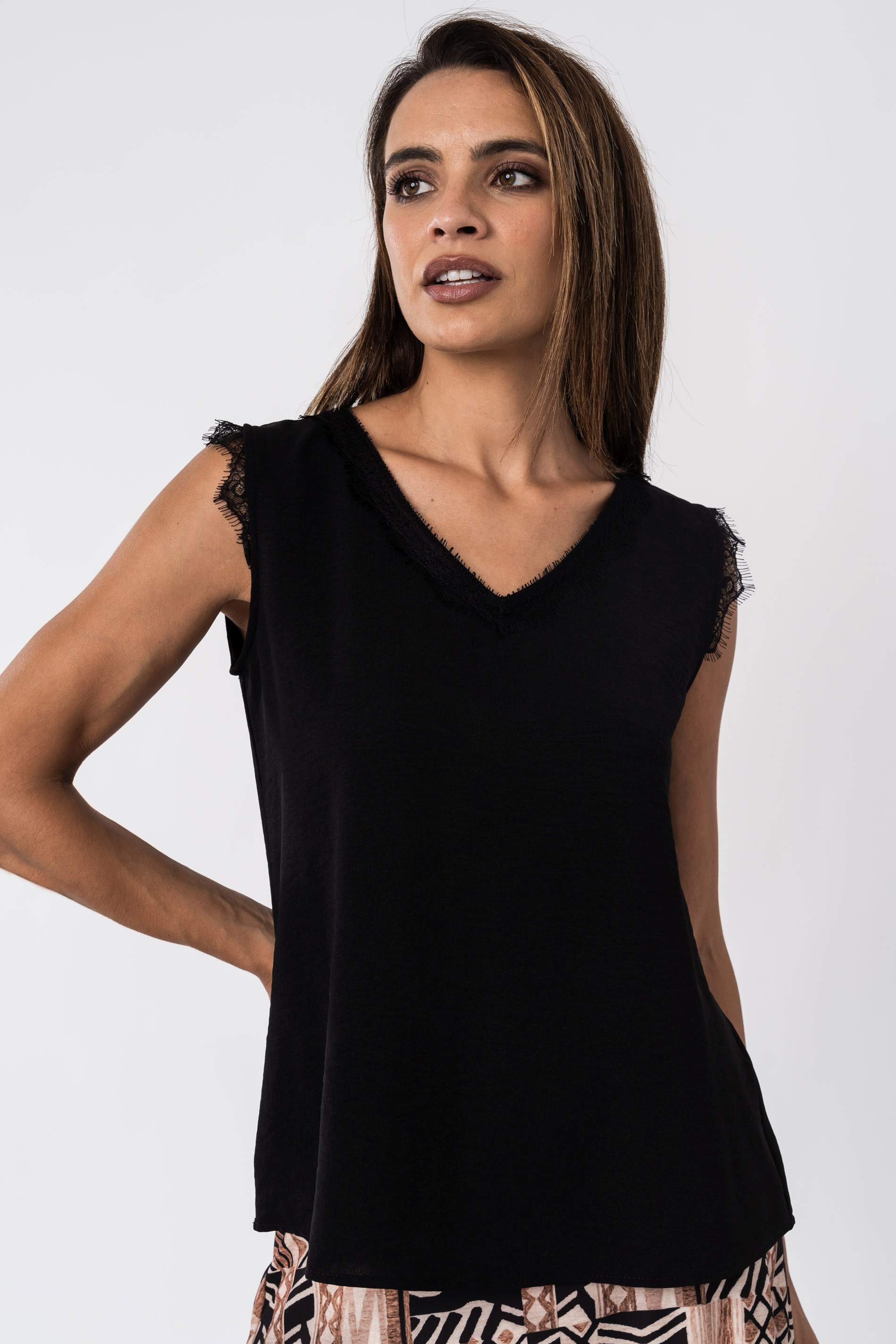 BLUSA COMBINADA ENCAJE NEGRO