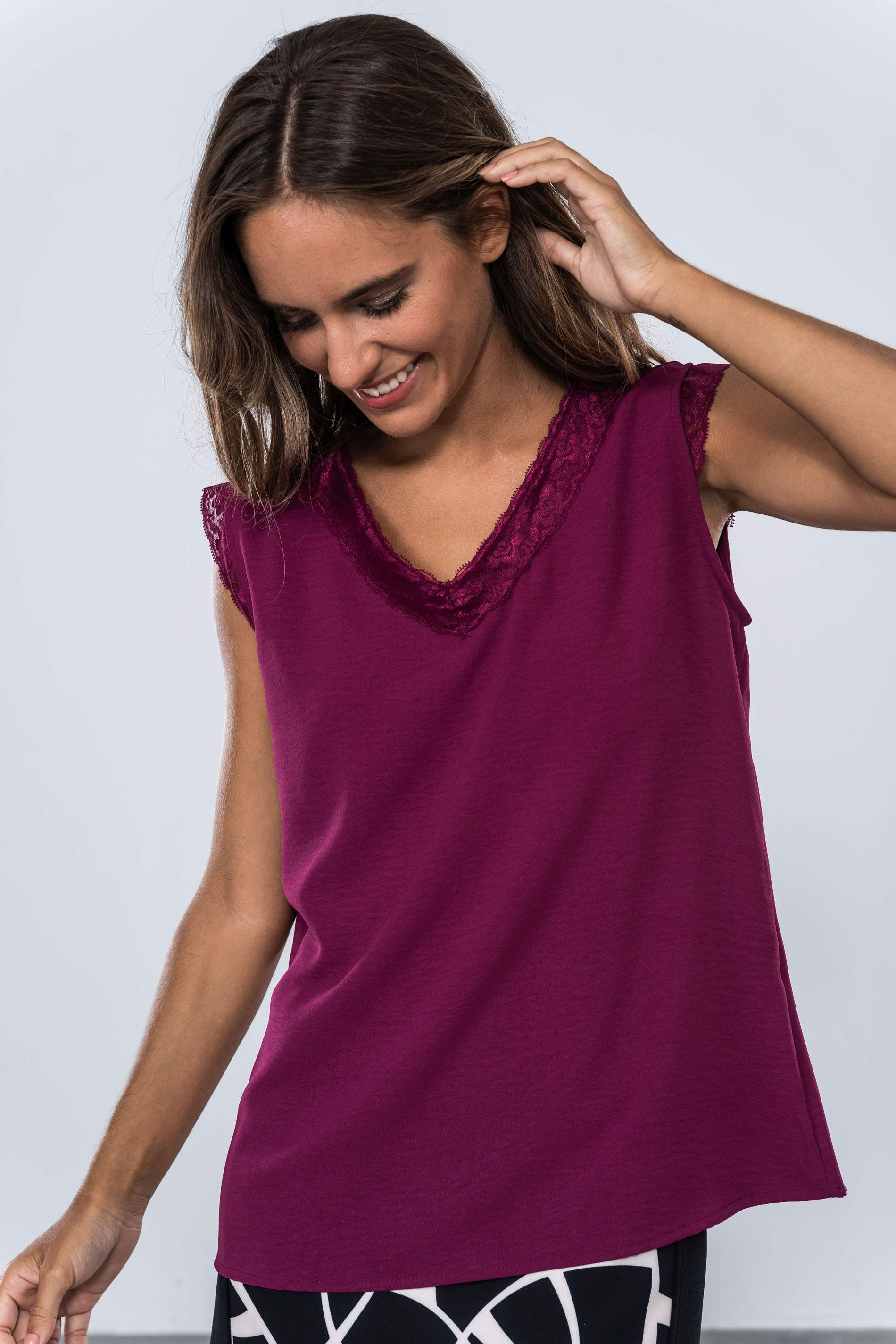 BLUSA COMBINADA ENCAJE BERENJENA