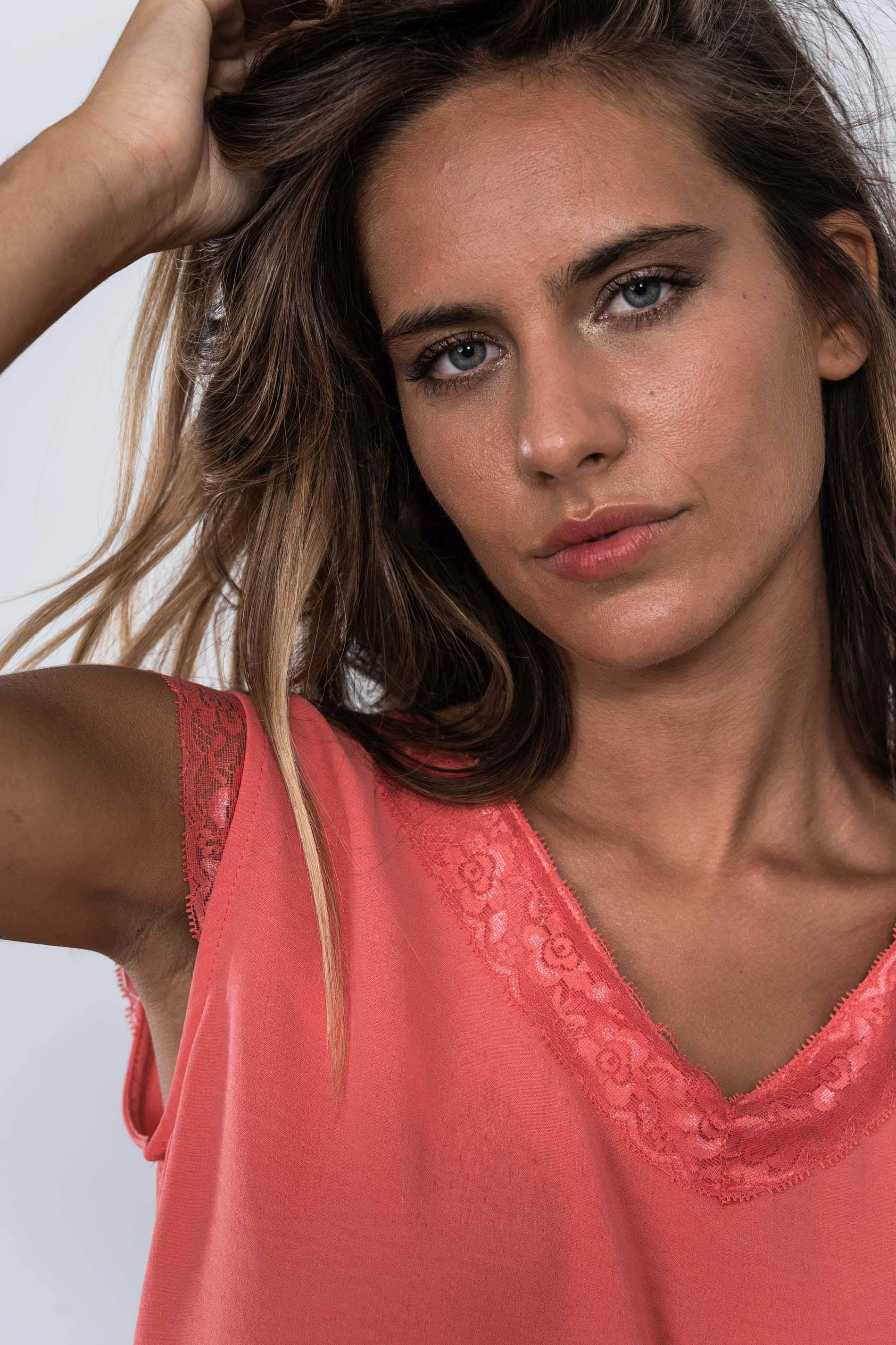 BLUSA COMBINADA ENCAJE ROSA