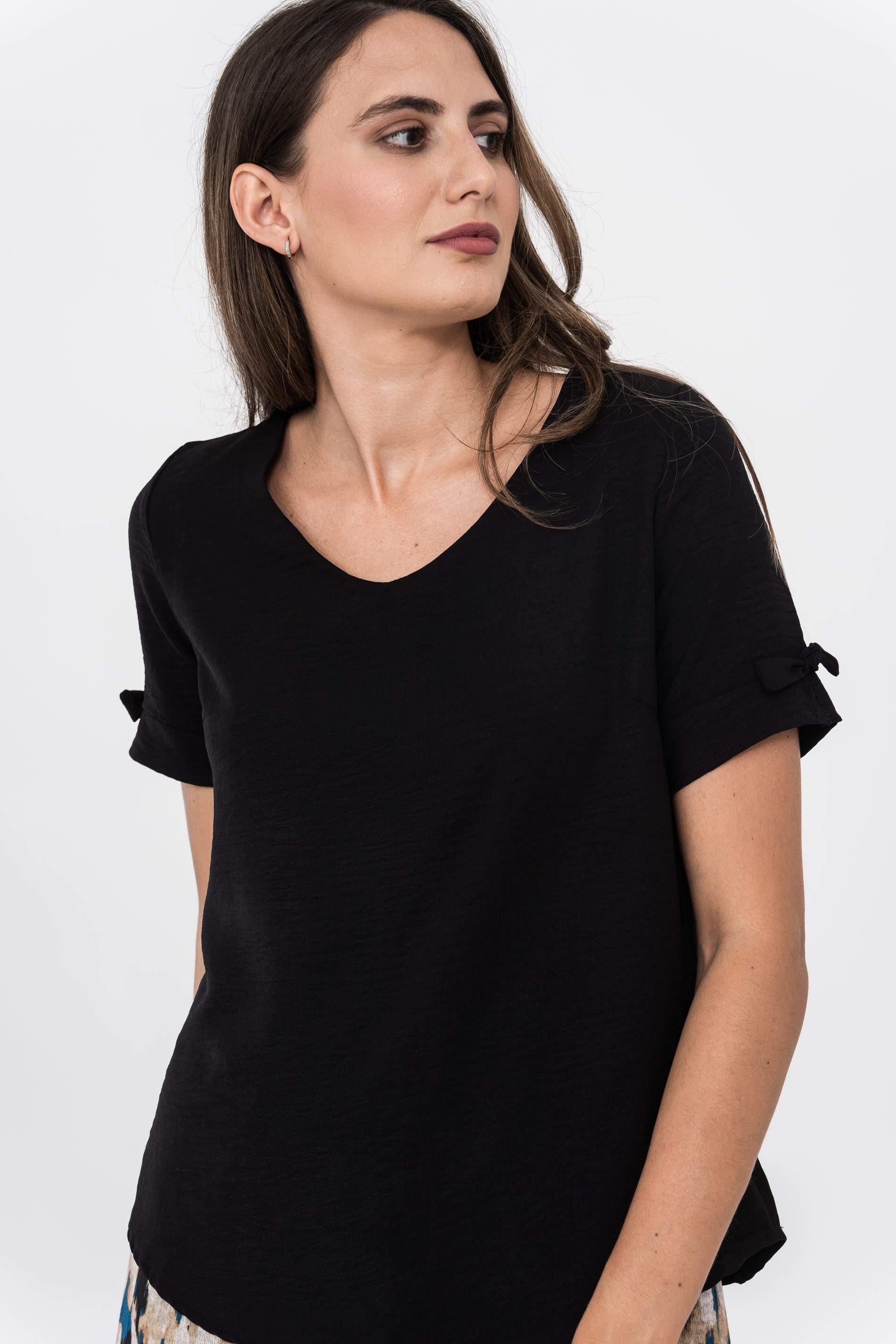 BLUSA DETALLE LAZO MANGA CORTA NEGRO