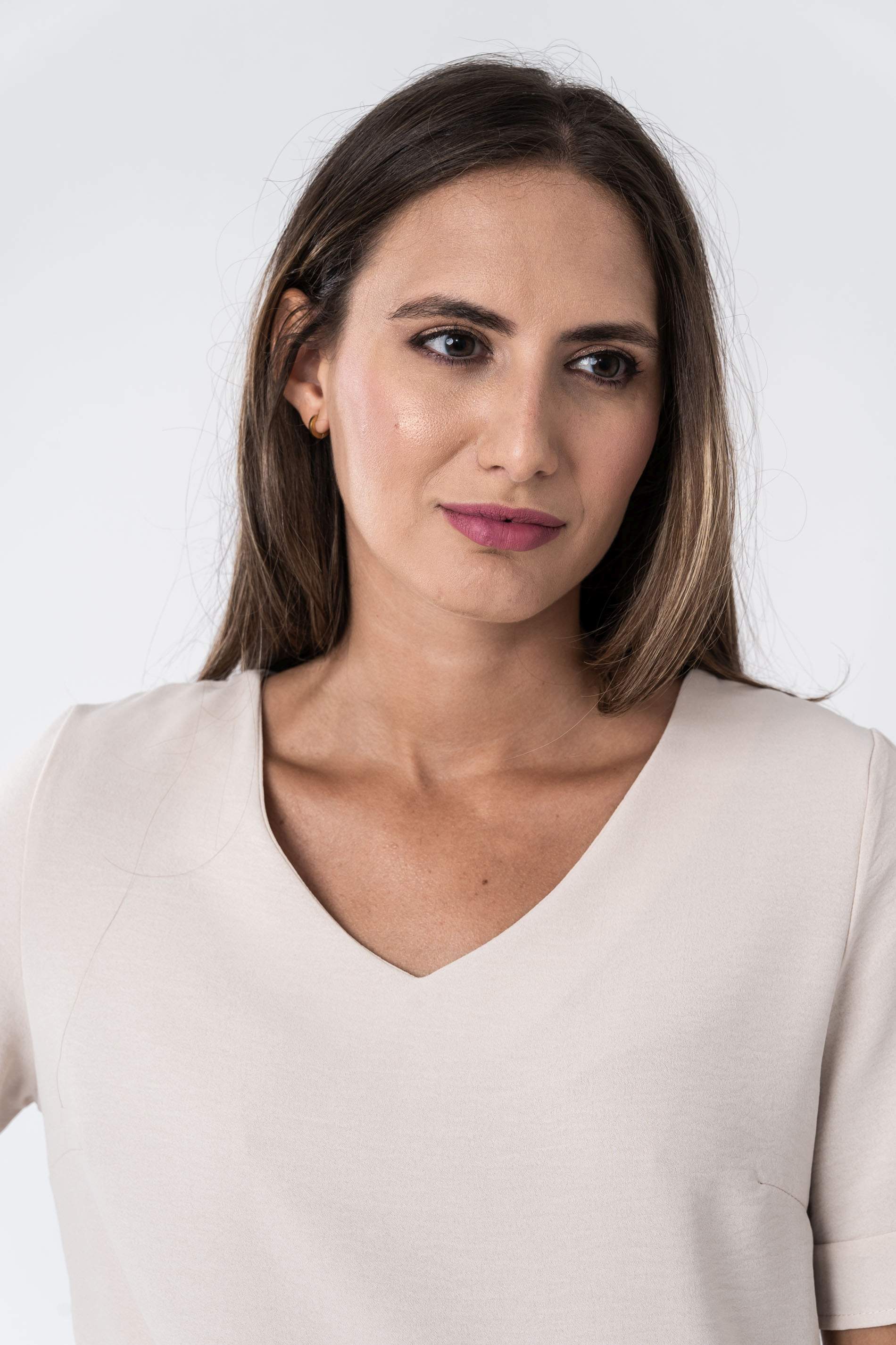 BLUSA DETALLE LAZO MANGA CORTA ARENA