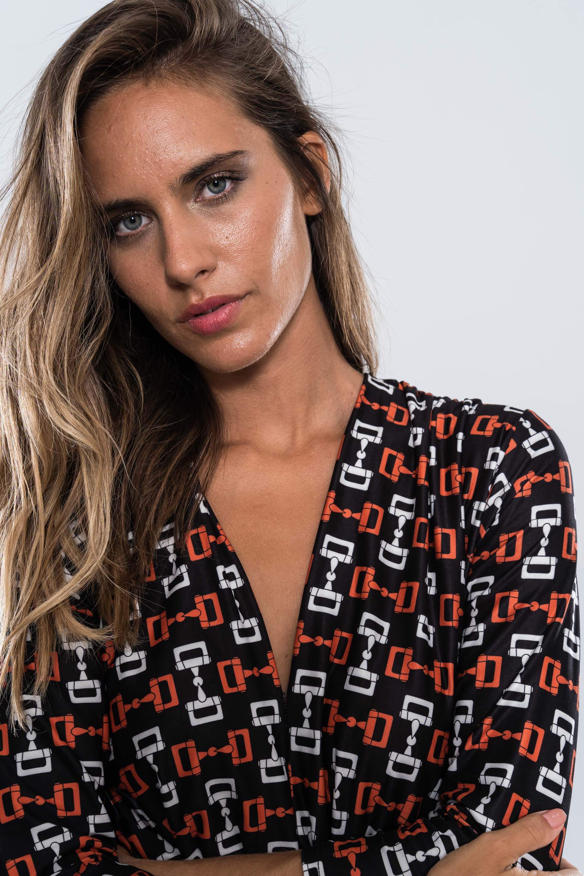 MONO DETALLE NUDO ESLABONES