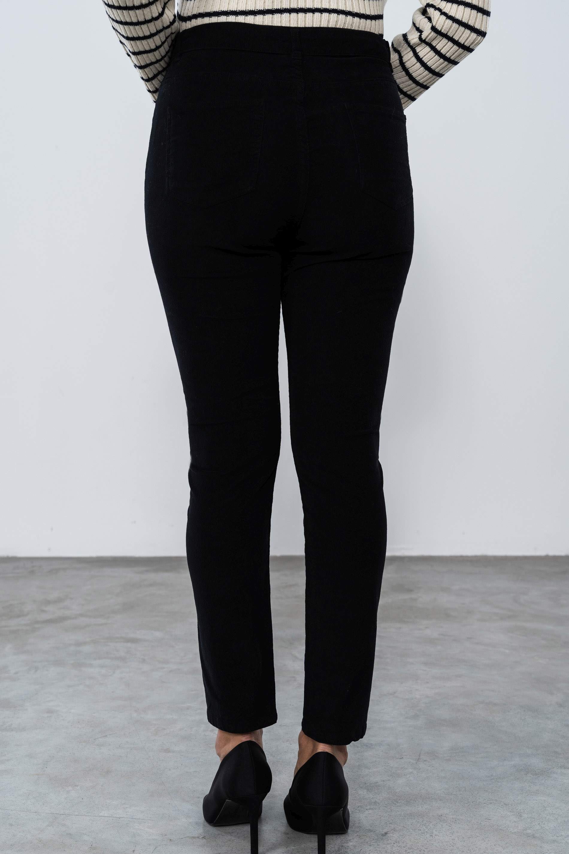 PANTALON PANA 5 BOLSILLOS TOBILLERO NEGRO